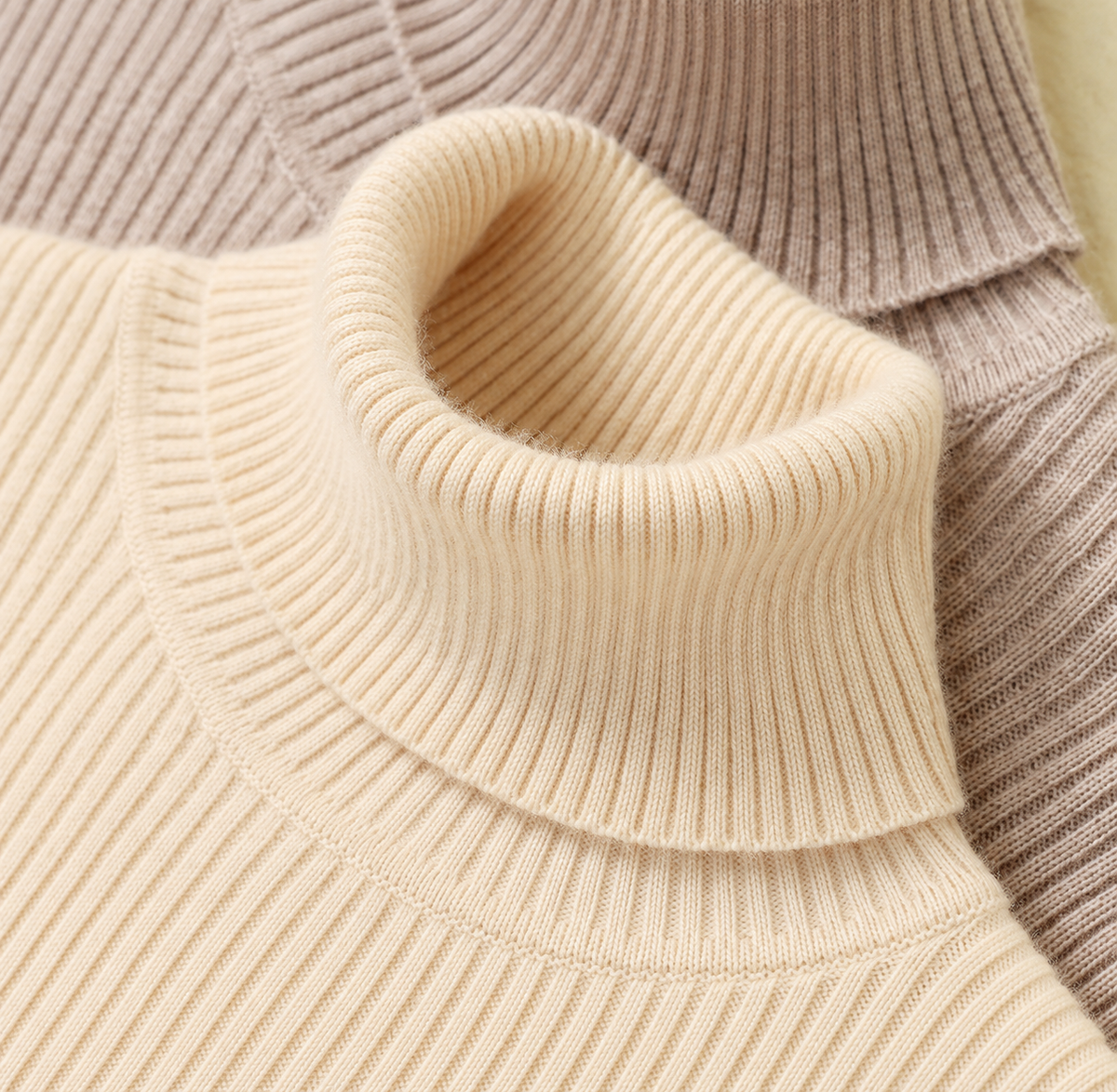Clara Ribbed Wool Turtleneck